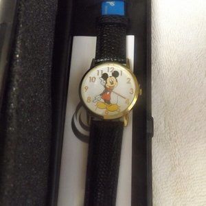 DISNEY MICKEY MOUSE WATCH